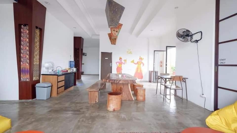 Fello B&B Hostel Legian Εξωτερικό φωτογραφία