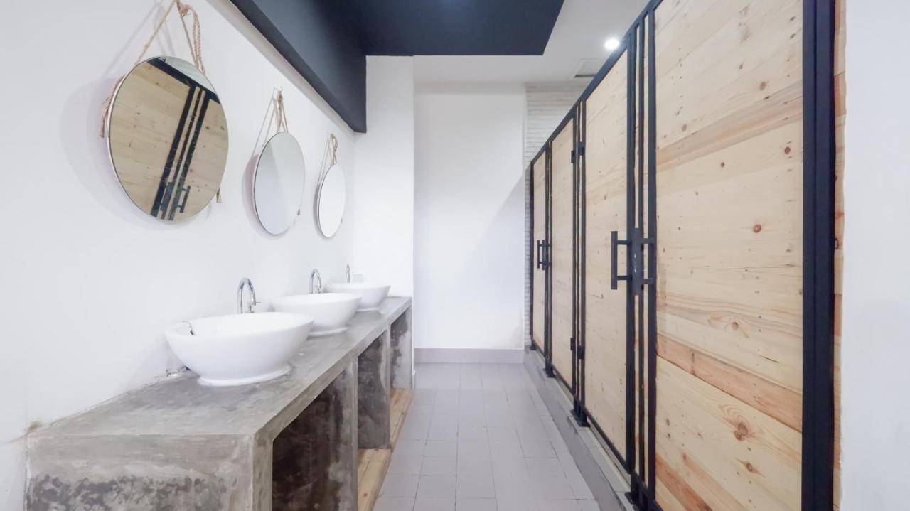 Fello B&B Hostel Legian Εξωτερικό φωτογραφία