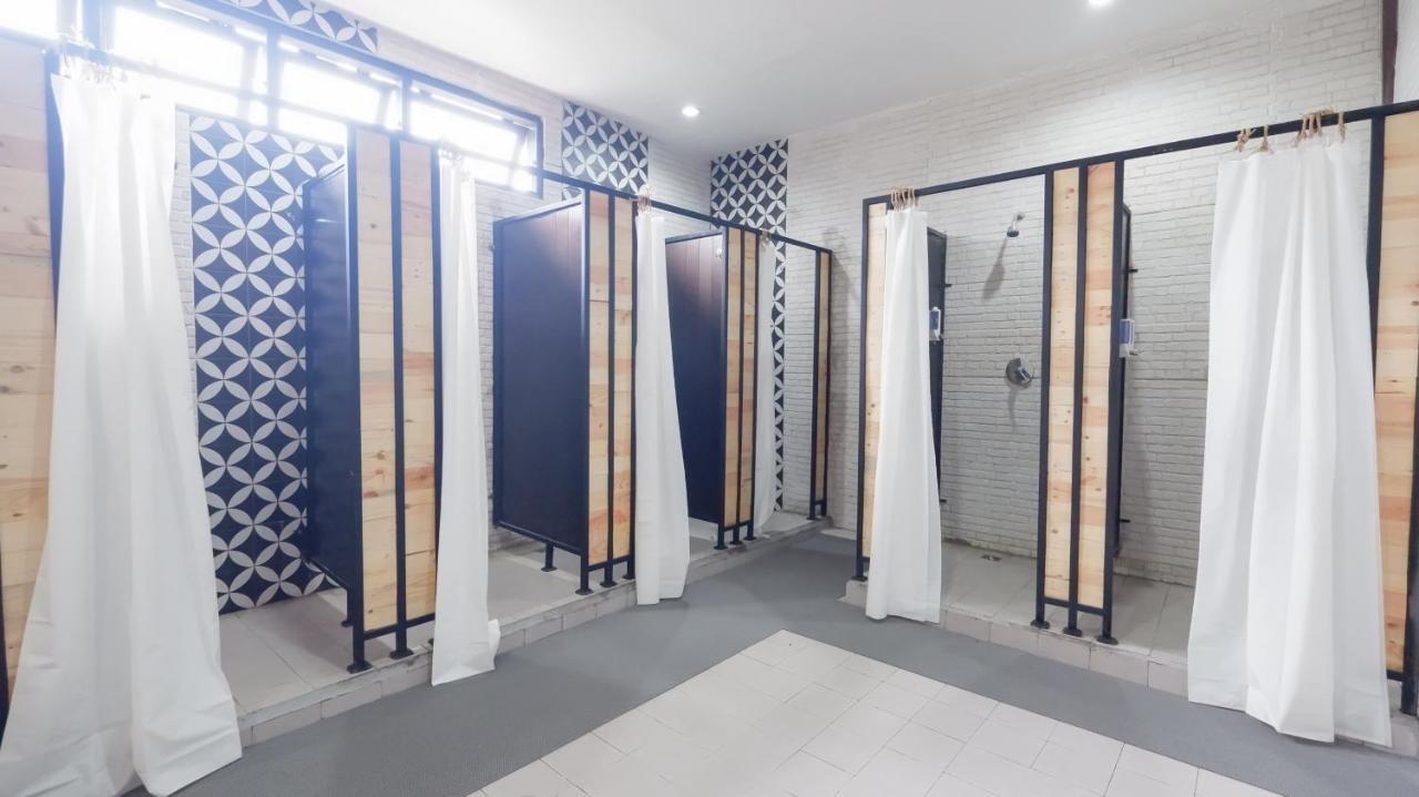 Fello B&B Hostel Legian Εξωτερικό φωτογραφία