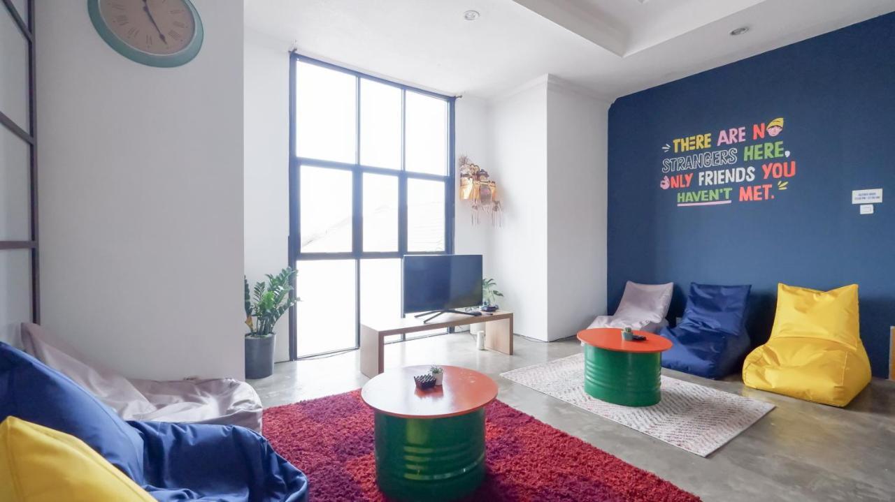 Fello B&B Hostel Legian Εξωτερικό φωτογραφία